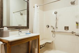 Holiday Inn Express Davis-University Area by IHG - Davis - 2