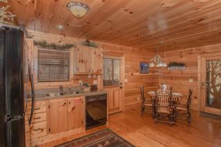 Bearskin Romance - Sevierville - 7