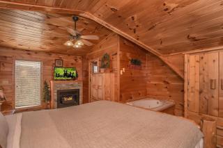 Bearskin Romance - Sevierville - 1