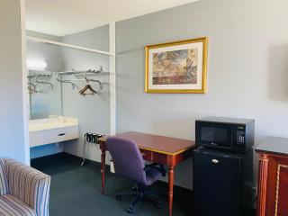 Traveler's Place Inn & Suites - Scottsboro - 4