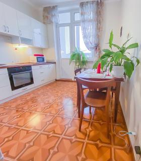 Rent Kiev Apartment 2 min metro Chernihivska - Kiev - 1