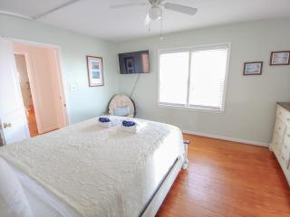 1512 Forest Ave - Deep Water Dock - Endless Sunsets - 1