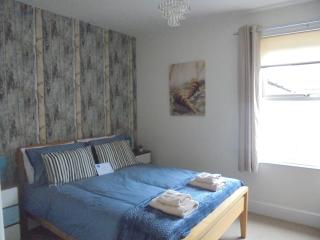 11B Beachside - Eastbourne - 8