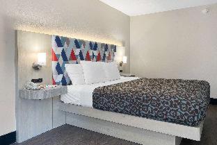 Days Inn & Suites by Wyndham Peachtree Corners Norcross - 8
