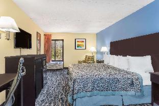Days Inn & Suites by Wyndham Peachtree Corners Norcross - 7