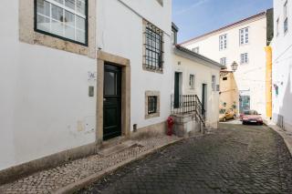 Alfama Delight Panoramic River and Historic City Views 3 Bedrooms and 2 Bathrooms AC 18th Century Building - Lisboa - 3