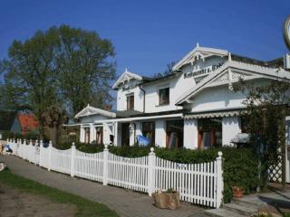 Strand-Hotel Lobbe - Lobbe - 0