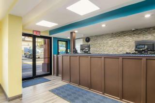 Rodeway Inn & Suites Monroeville-Pittsburgh - Monroeville - 6