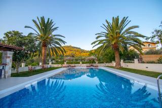 Zissis Villa & pool 5min drive to beach - Káto Yerakaríon - 9