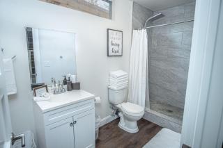 Guest House with Loft Near Downtown - 3