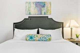 Furnished 1BR Apt with Natural Light & King Beds - Larchmont ALL REP - 7