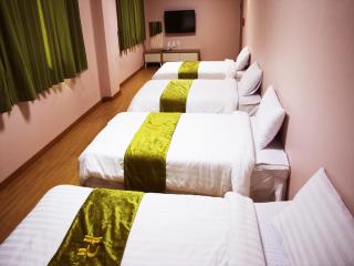 Jeju R Hotel & Guesthouse - Jeju - 2