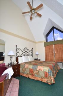 Country Cascades Waterpark Resort - 9