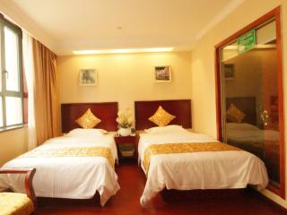 GreenTree Inn ZheJiang JiaXing West ZhongShan Road Vintage Car Building Express Hotel - 7