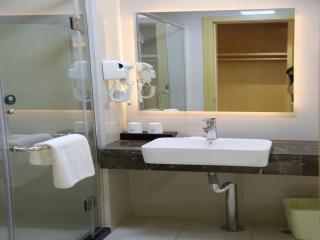 GreenTree Inn Hefei City Baohe DistrictGarden Avenue Express Hotel - Hefei - 2