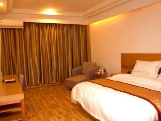 GreenTree Inn Shandong Laiwu Bus Station Express Hotel - 5