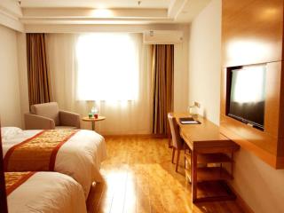 GreenTree Inn Shandong Laiwu Bus Station Express Hotel - 4