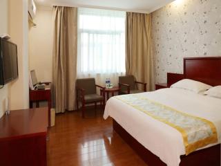 GreenTree Inn Anhui Fuyang Taihe South Xiyang Road Business Hotel - Balipu - 4