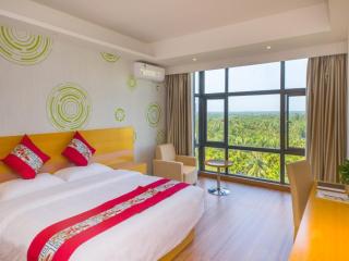 GreenTree Inn Qionghai Boao Railway Station Business Hotel - 1