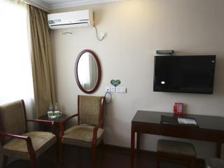 GreenTree Inn Jiangsu Zhenjiang Yidu Building Materials city Express Hotel - Zhenjiang - 2