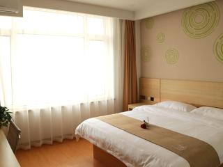 GreenTree Inn Dalian Dalian North Railway Station Express Hotel - 1