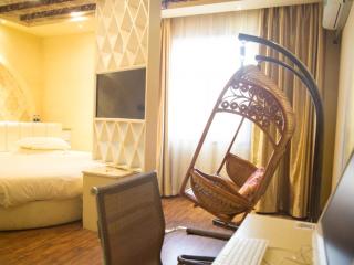 GreenTree Inn ShanXi LuLiang FengShan Road Central Park Express Hotel - 2
