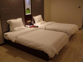 GreenTree Inn Jiangsu Nantong Tongzhou Shiji Avenue Jianghaihuangdu Express Hotel - 3