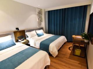 GreenTree Rizhao Lanshan Coach Station Hotel - 4
