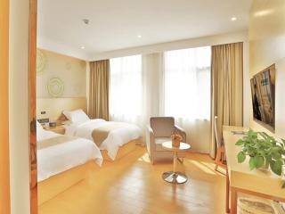 GreenTree Inn Qingdao Jiaozhou Yinghai Town Aimin Street Express Hotel - 2