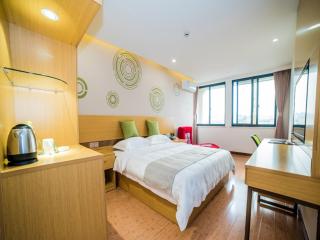 GreenTree Inn Zhejiang Ningbo District Huashan Road And Huanghe Road Express Hotel - 1