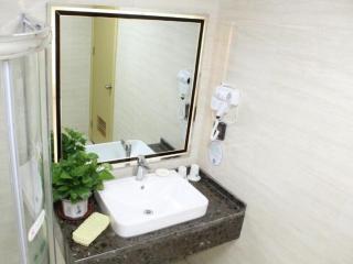 GreenTree Inn Yangzhou Jiangdu Shaobo Town Huaihai Road Express Hotel - Shaobo - 1