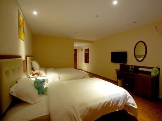 GreenTree Inn ShanDong TaiAn Bus Station LingShan Street Express Hotel - 4