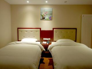 GreenTree Inn ShanDong TaiAn Bus Station LingShan Street Express Hotel - Tai'an - 2