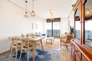 Fee4Me: First Line Luxury Apartment - 5