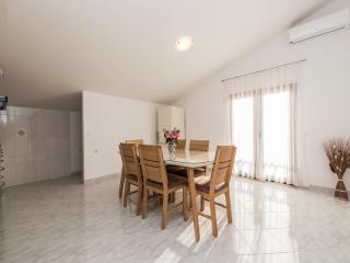 Spacious apartment with garden - Vrsi - 7