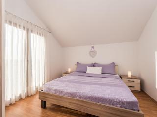 Spacious apartment with garden - Vrsi - 8