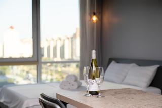 Stylish panoramic apartments. Smartplaza. Metro Minskaya - Kiev - 0