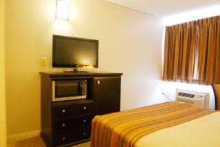 Airport Traveller's Inn - 3