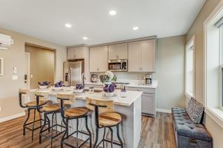 Liberty Bay Loft & Front Street Suite - 3