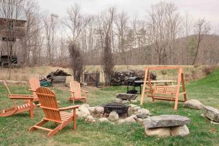 River Moon Retreat - Historic House with 8 Bedrooms, Hot Tub, On The River, High Speed WiFi - - 2