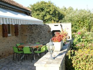 Holiday home with pool, enclosed garden - 6