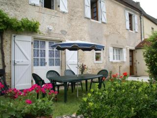 Beautiful holiday home near the forest - 8