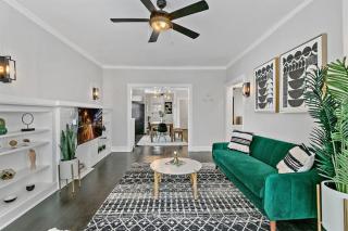 Indulging 2BR Apartment in Festive Boystown - Buckingham 1 - 9