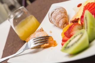 UNA HOTELS Regina Bari - Torre a Mare - 3