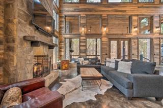 Luxury Cabin in the Woods with Hot Tub and Yard Games! - 5