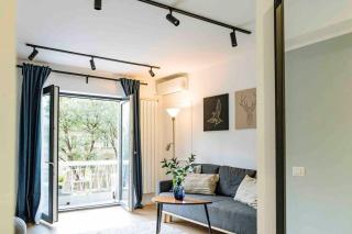 Bright Apartment - Top Location - City Balcony - Bucarest - 9