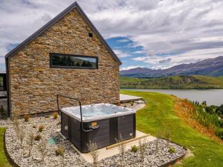 Sicilian Luxury Retreat - Queenstown - 3