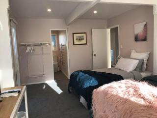 Allie's Hill Top Haven Bed & Breakfast - Whanganui - 4