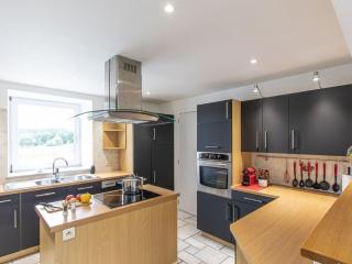 Holiday Home in Manhay with Bubble Bath - Manhay - 6