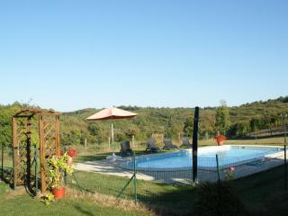 Holiday home with pool, enclosed garden - 2